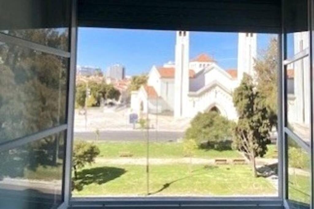 Ola ! Central Lightning Quiet View Garden 10mn Airport Lisbon
